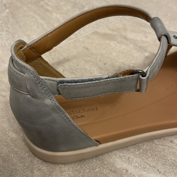 CLARKS Women’s Un Reisel Mara T Strap Sandal Size 12 - Picture 7 of 8